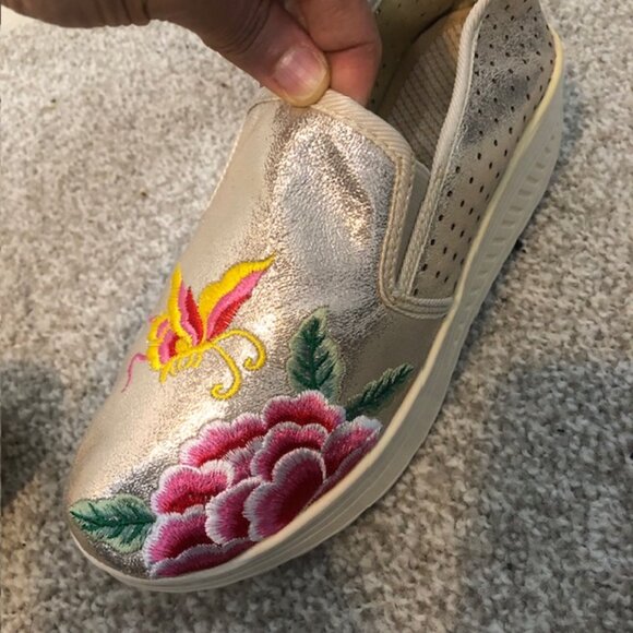 Brash Gold Floral Embroidered Slip-On Flats – Size 8 - Picture 3 of 8